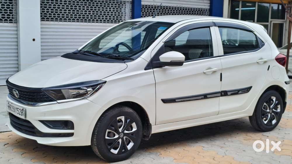 Tata Tiago 1.2 Revotron Xt (o), 2022, Petrol