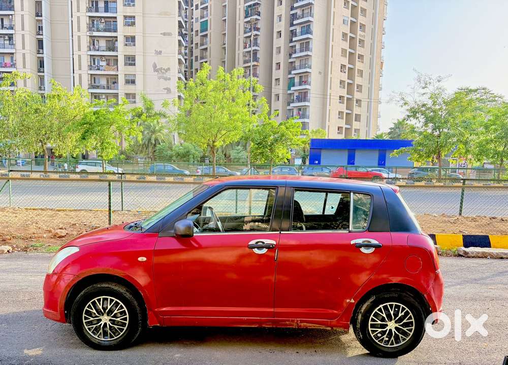 Maruti Suzuki Swift Lxi Bsiii, 2006, Petrol