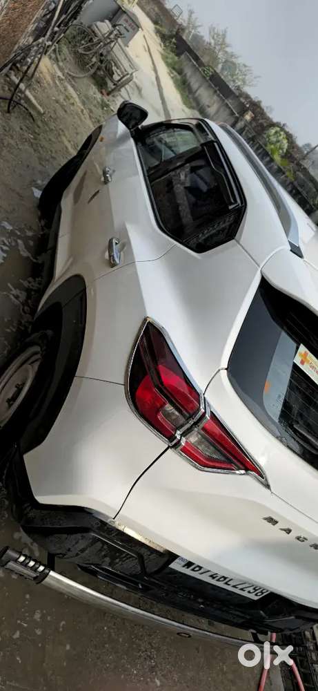 One Hand Car , Extra Boofer Attched