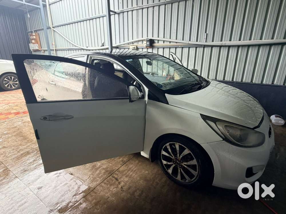 Hyundai Fluidic Verna 2012