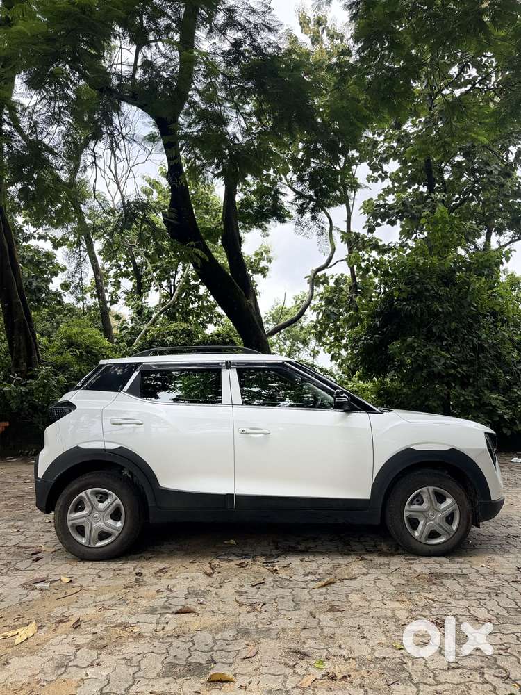 Mahindra Xuv 3xo Mx1 Pm Mt, 2024, Petrol