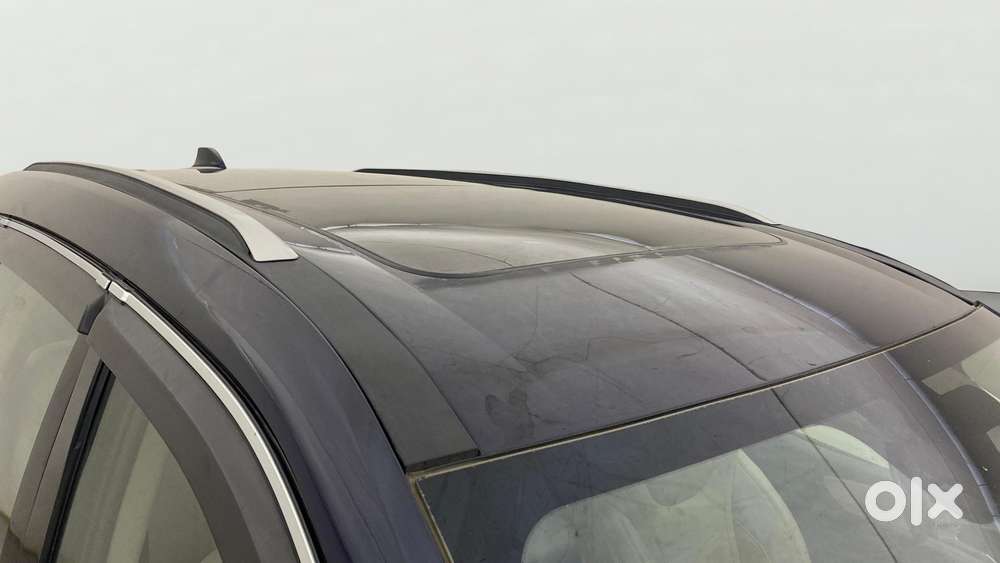 Mahindra Xuv700 2.2 Ax 7 Diesel At Luxury Pack Str Awd, 2022, Diesel