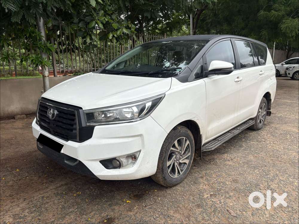 Toyota Innova Crysta 2.4 G Mt 8s, 2024, Diesel