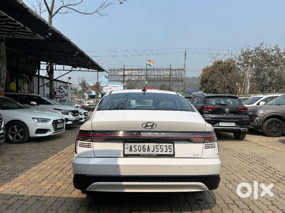 Hyundai Verna 1.5 Sx Petrol Mt, 2023, Petrol