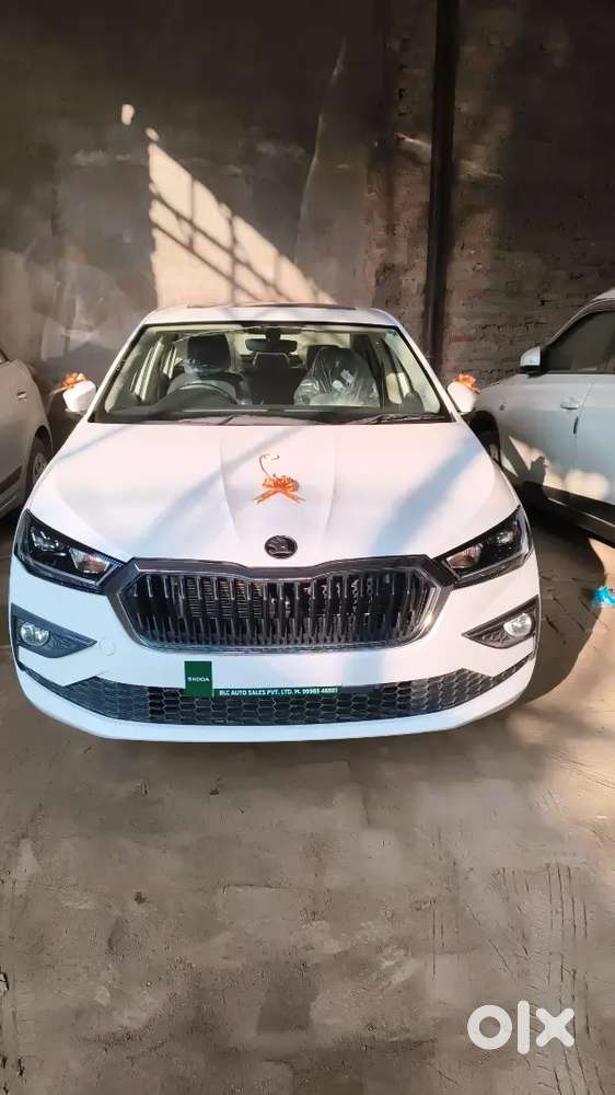 Skoda Slavia 2025 Petrol Well Maintained