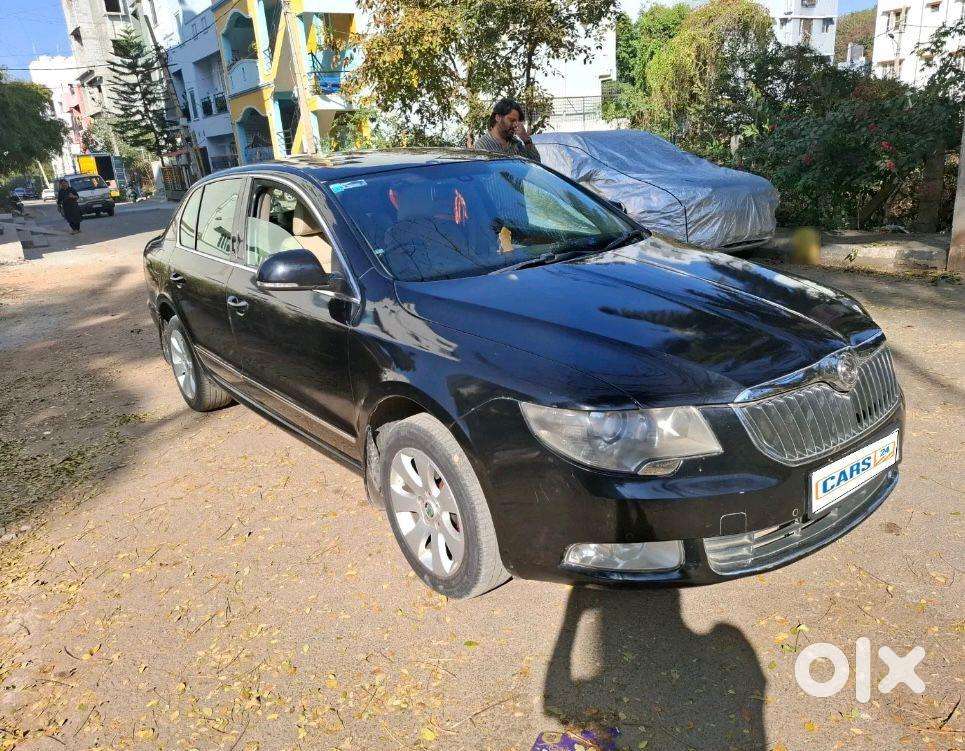 Skoda Superb 2010 Petrol 67000 Km Driven