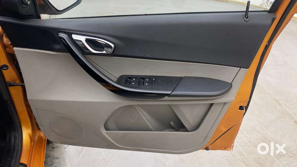 Tata Tiago 1.2 Revotron Xz, 2017, Petrol