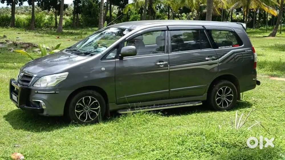 Toyota Innova 2014