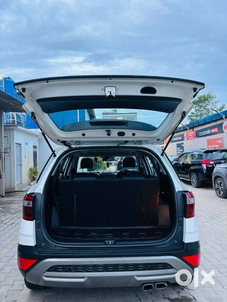 Hyundai Alcazar 2.0 Signature (o) Petrol At 7 Str, 2023, Petrol