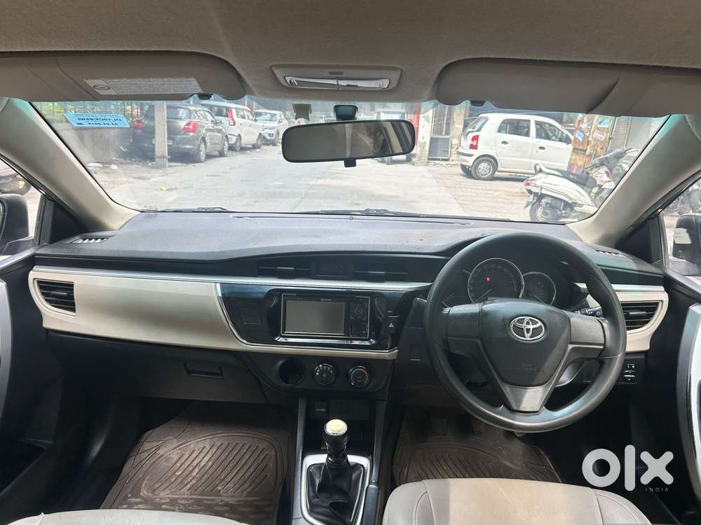 Toyota Corolla Altis 1.8 J, 2015, Petrol