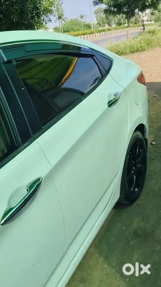 Mh-12 Verna 1.6 Fluidic Diesel 2011
