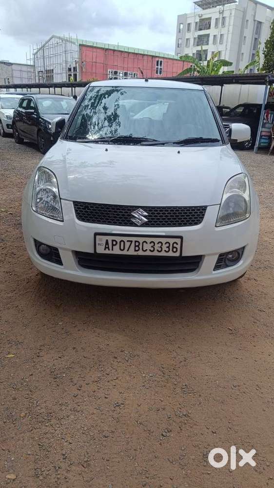 Maruti Suzuki Swift Vxi + Manual, 2011, Petrol