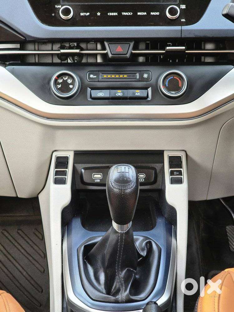 Kia Carens, 2025, Petrol