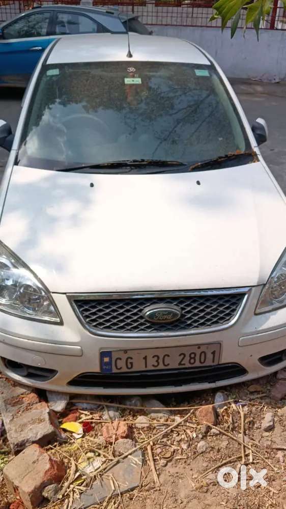 Ford Fiasta 1.6(white Color)