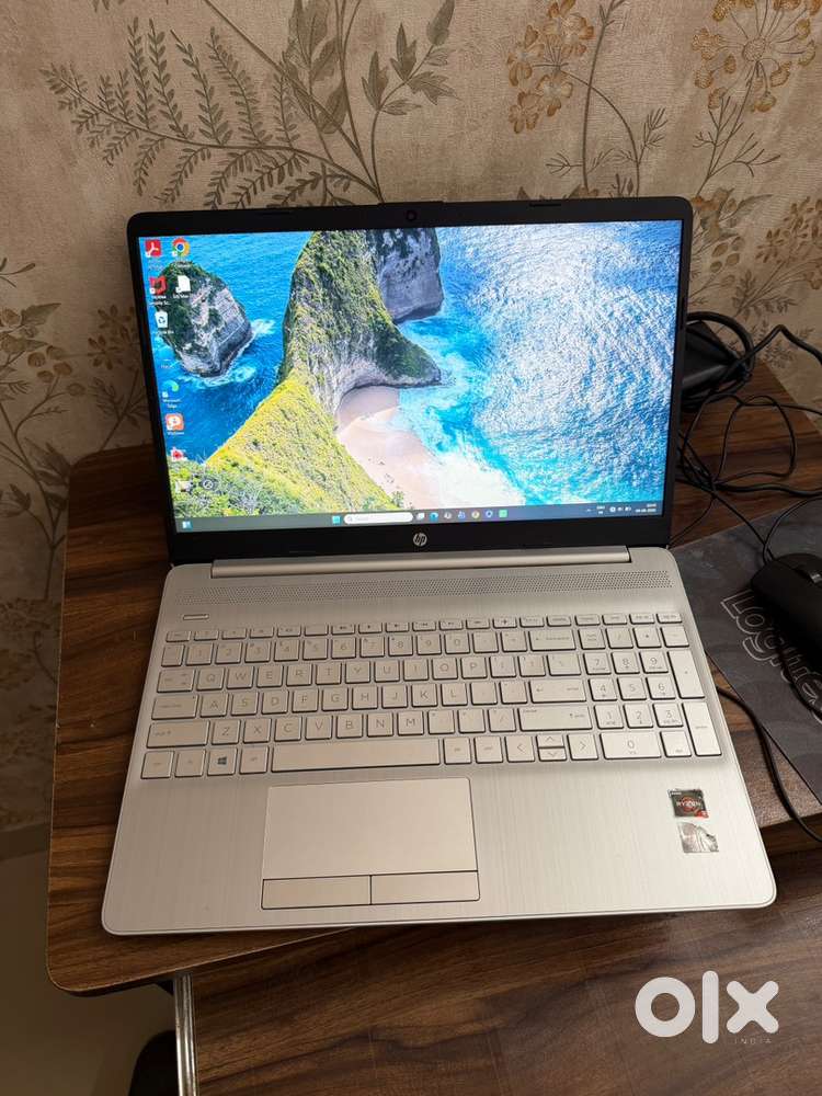 Hp laptop with charger and bag