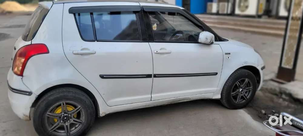 Maruti Suzuki Swift Lxi 2010
