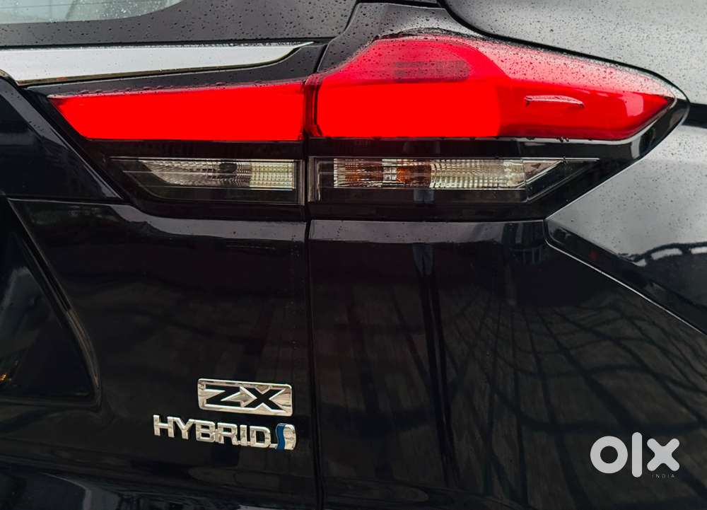 Toyota Innova Hycross 2.0 Zx Hybrid 7 Str, 2023, Petrol