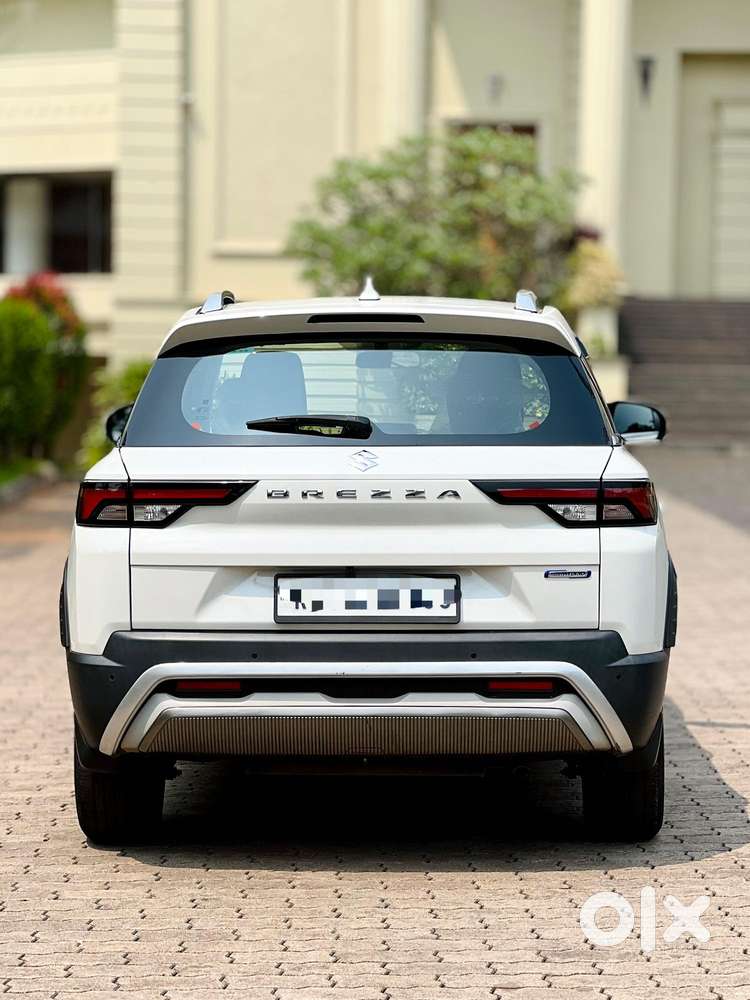 Maruti Suzuki Brezza 1.5 Zxi Smart Hybrid, 2023, Petrol