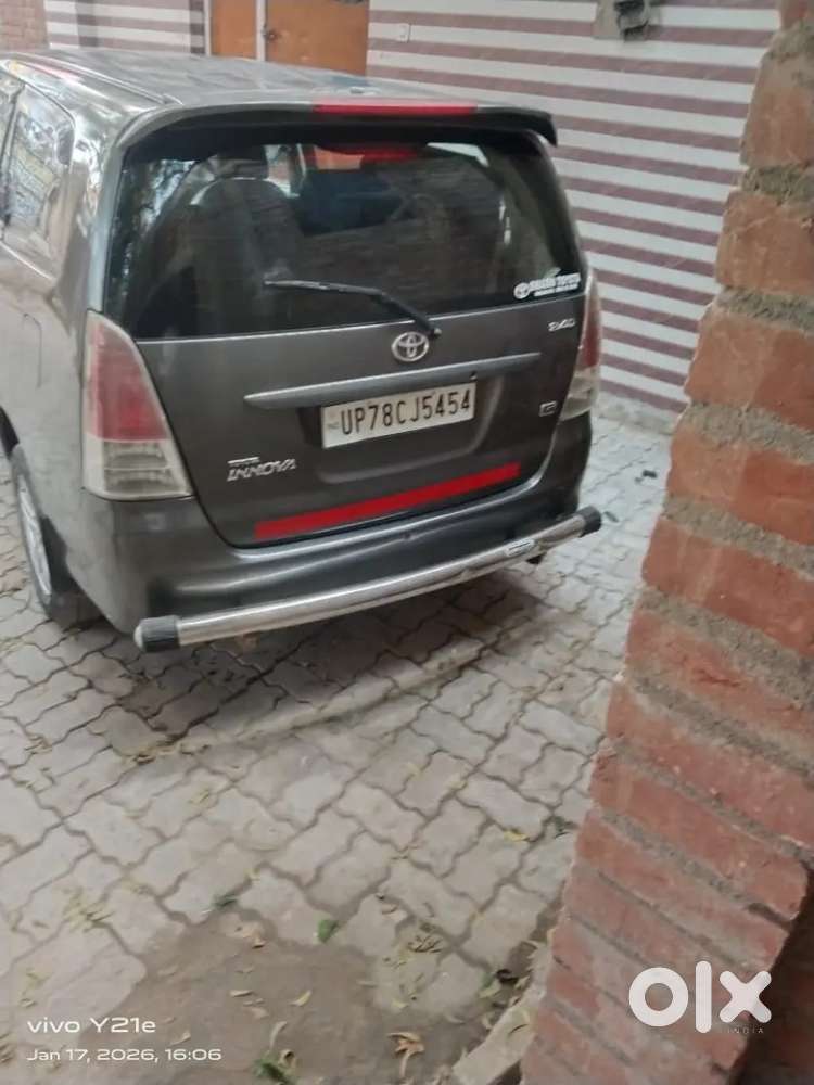 Toyota Innova 2011 Diesel 126000 Km Driven Good Condition New Tyre