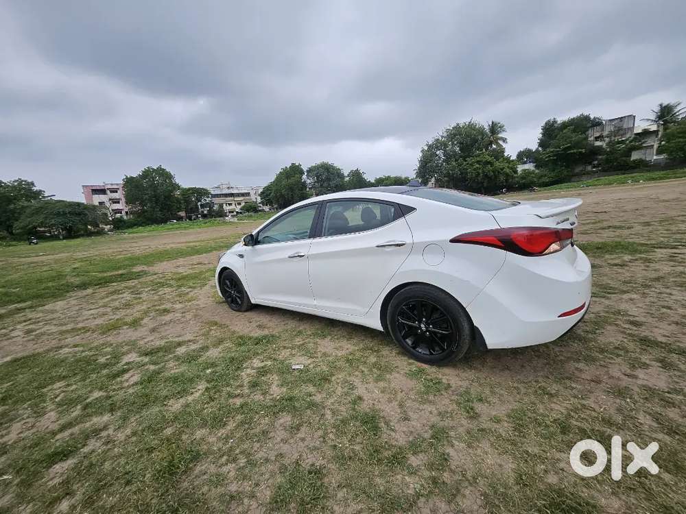 Hyundai New Elantra 2016 Diesel 161000 Km Driven