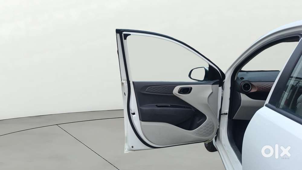 Hyundai Aura [2023-ongoing] 1.2 S Petrol Manual, 2024, Petrol