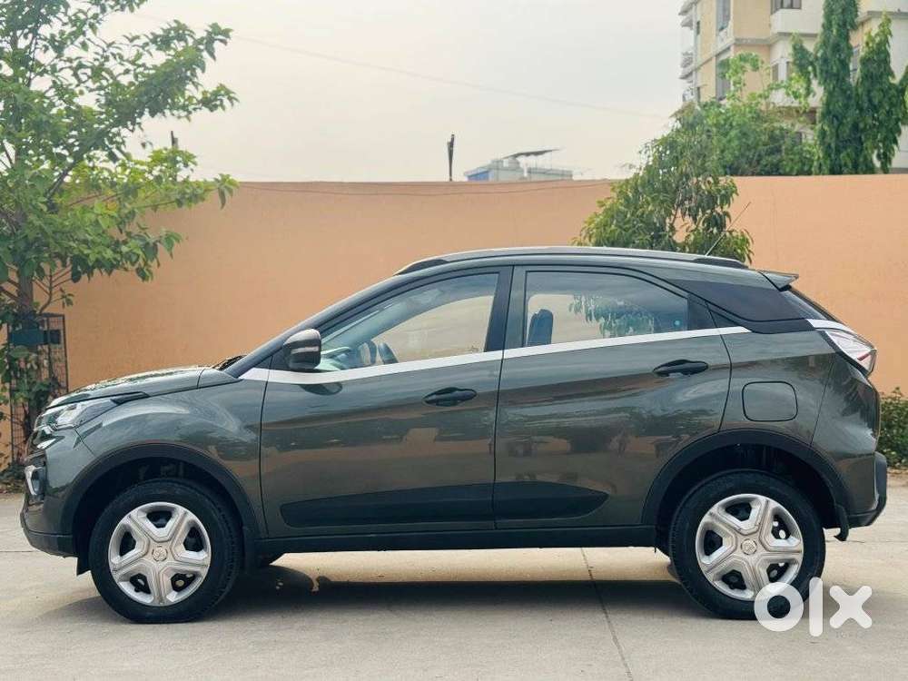 Tata Nexon, 2022, Petrol