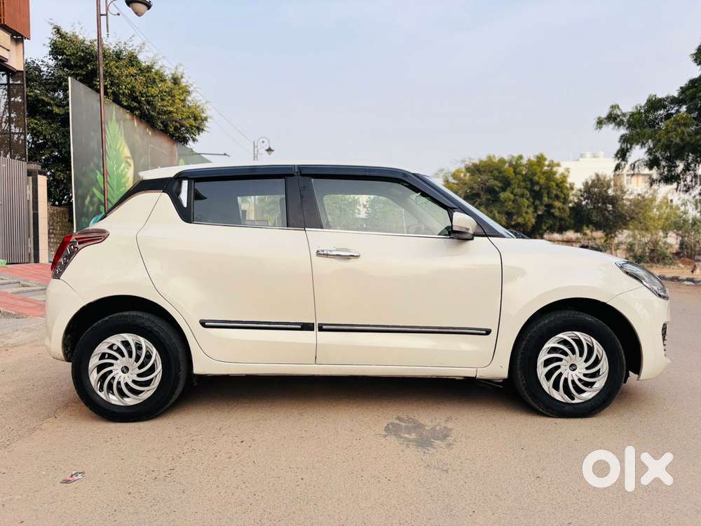 Maruti Suzuki Swift Vxi + Manual, 2023, Petrol