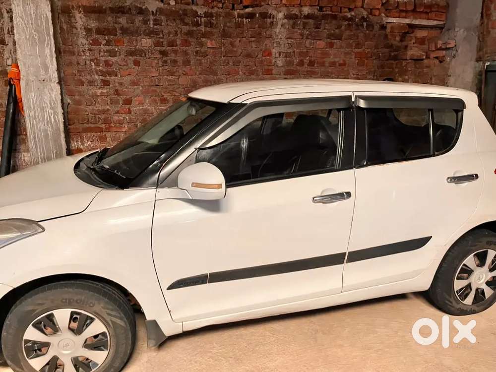Maruti Suzuki Swift 2015 Diesel 105200 Km Driven