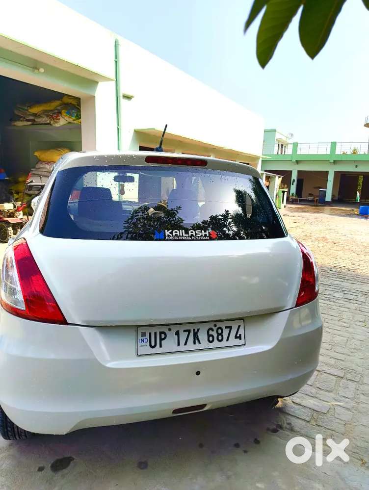 “maruti Suzuki Swift Vxi 2015 White  40k Driven  Insurance Valid”