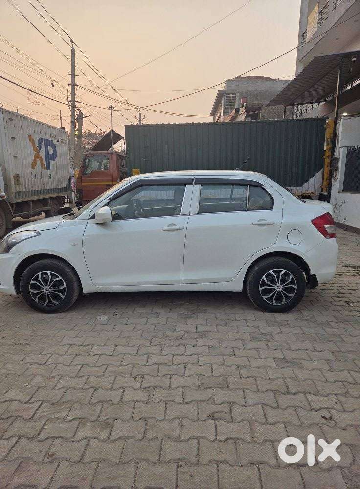 Maruti Suzuki Swift Dzire Lxi Option, 2015, Cng & Hybrids