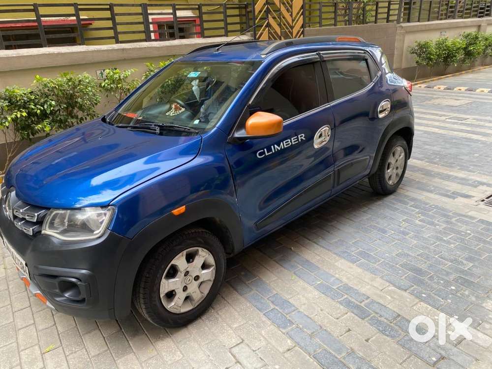 Smart & Stylish Compact Car (automatic)