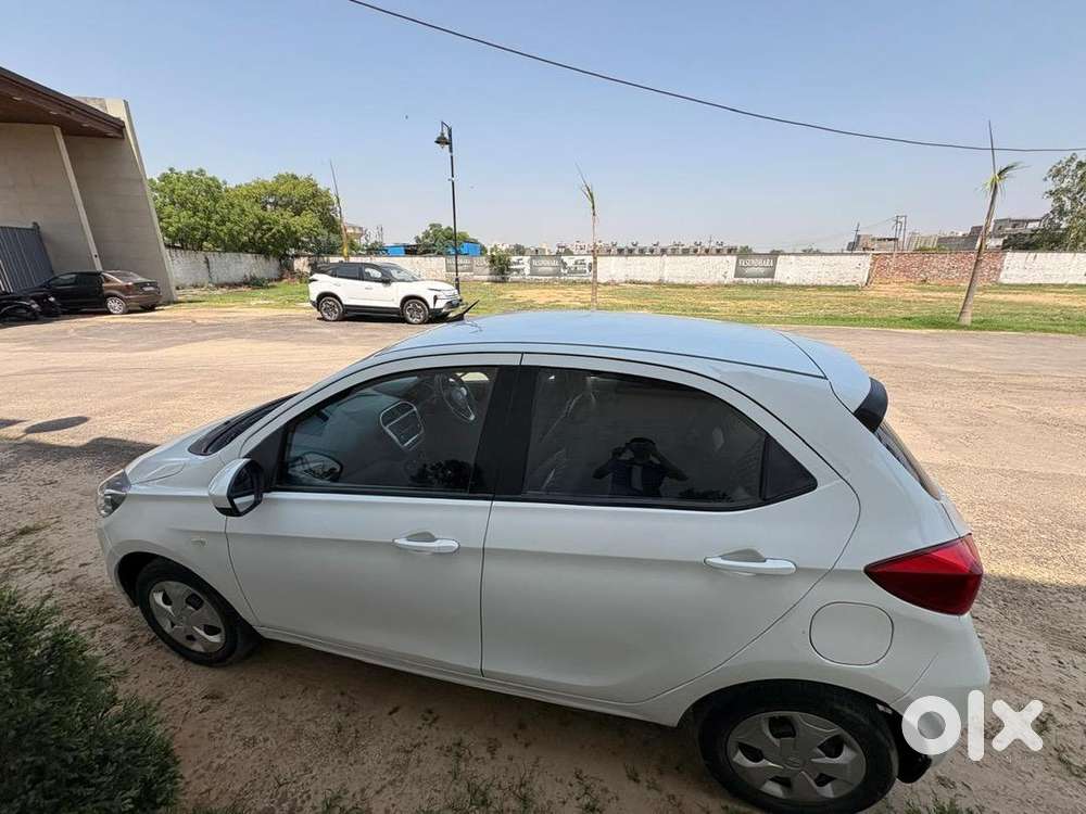 Tata Tiago Petrol Car 2016