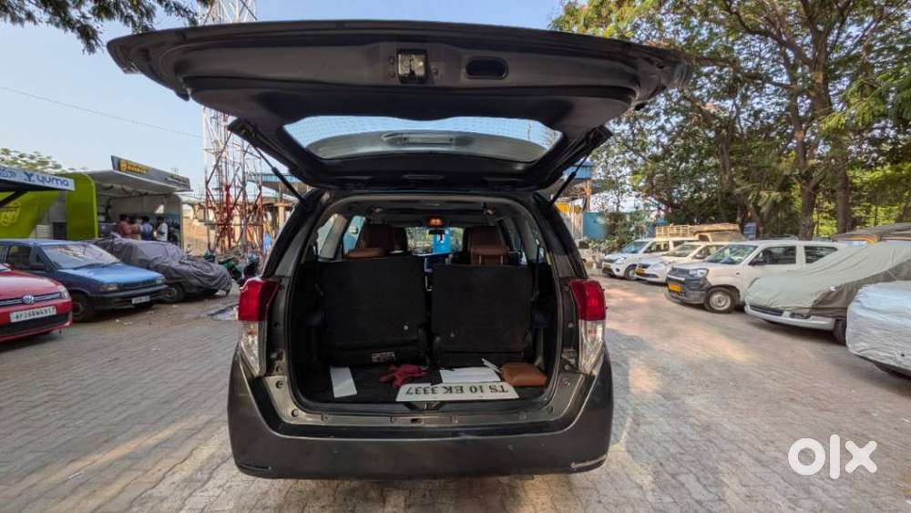Toyota Innova Crysta 2.8z Automatic, 2016, Diesel
