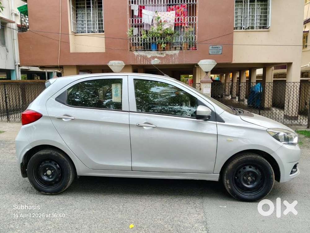 Tata Tiago 1.2 Revotron Xt, 2017, Petrol
