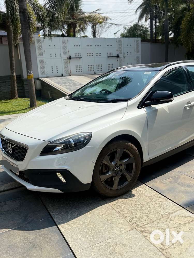 Volvo V40 Cross Country 2016 Diesel Good Condition
