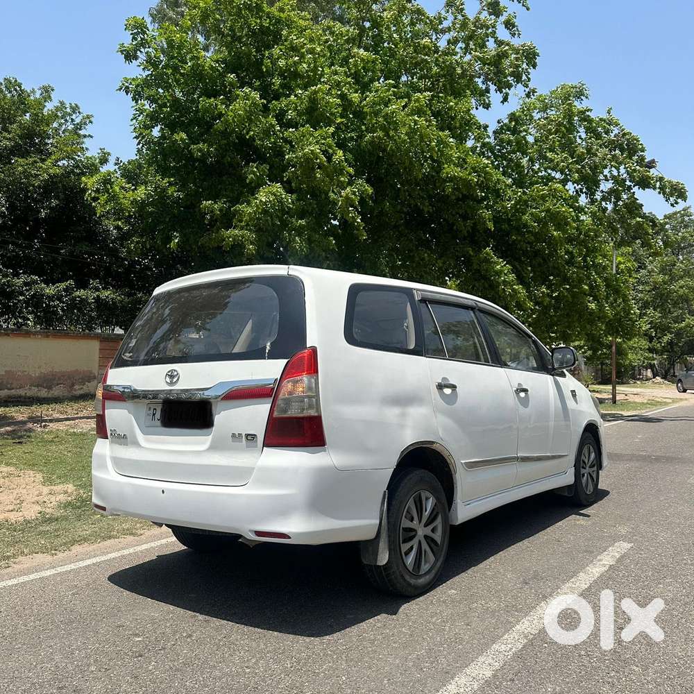 Toyota Innova 2.5 G (diesel) 7 Seater Bs Iv, 2015, Diesel