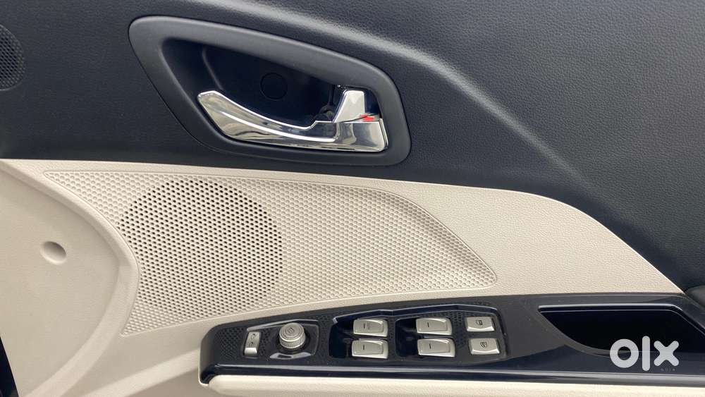 Mahindra Xuv300 W8 Option, 2021, Petrol