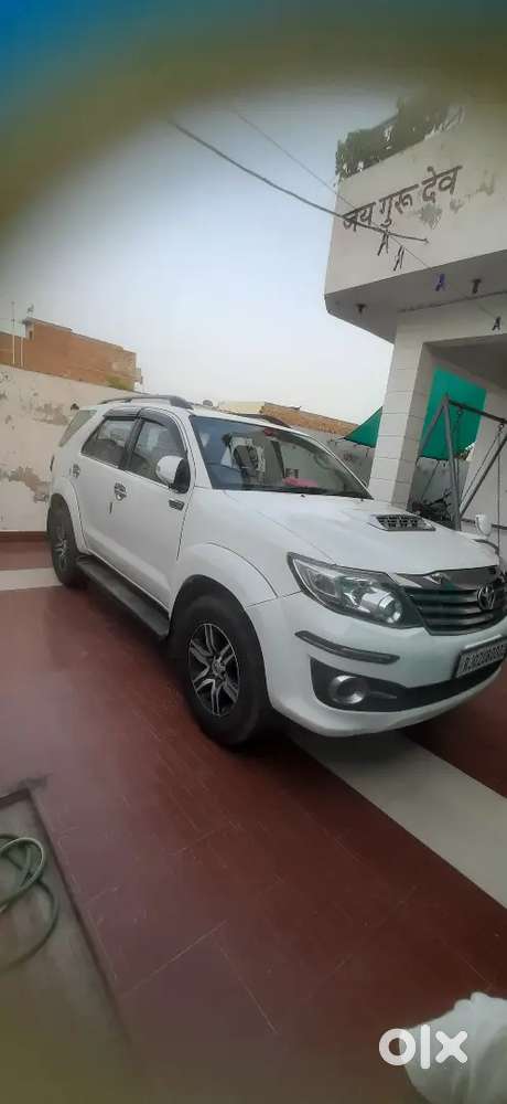 Toyota Fortuner 2011