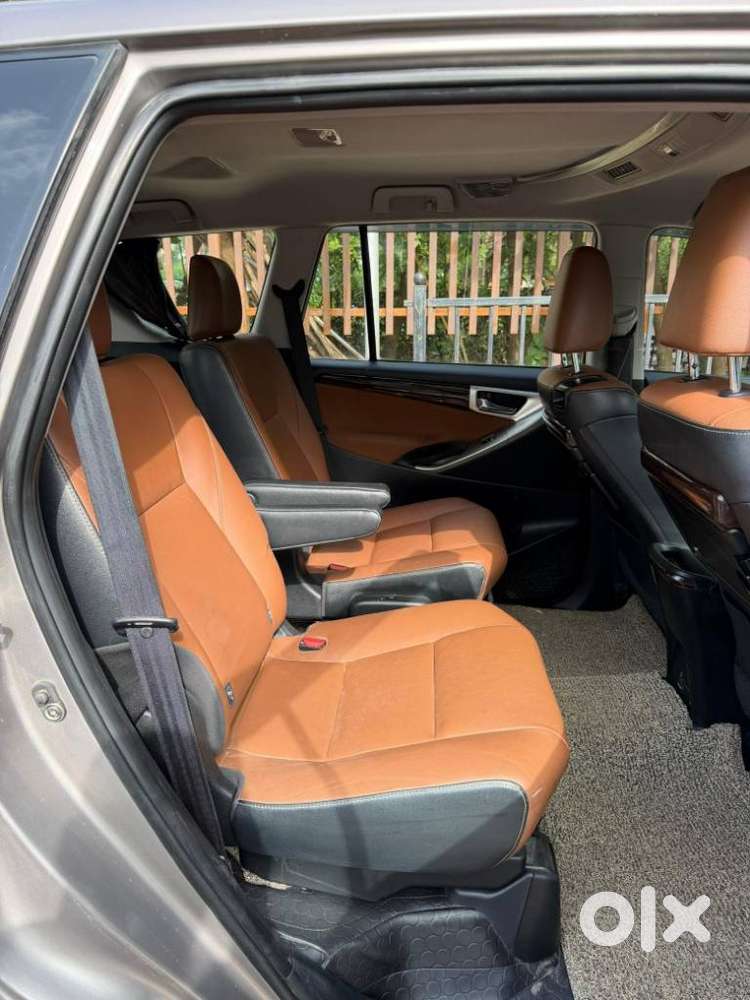 Toyota Innova Crysta 2.8 Zx At 7 Seater, 2017, Diesel