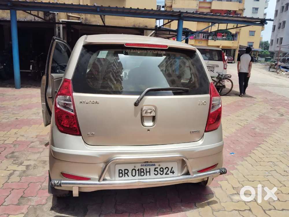 Hyundai I10 Sportz Petrol 2012 Well-maintained.