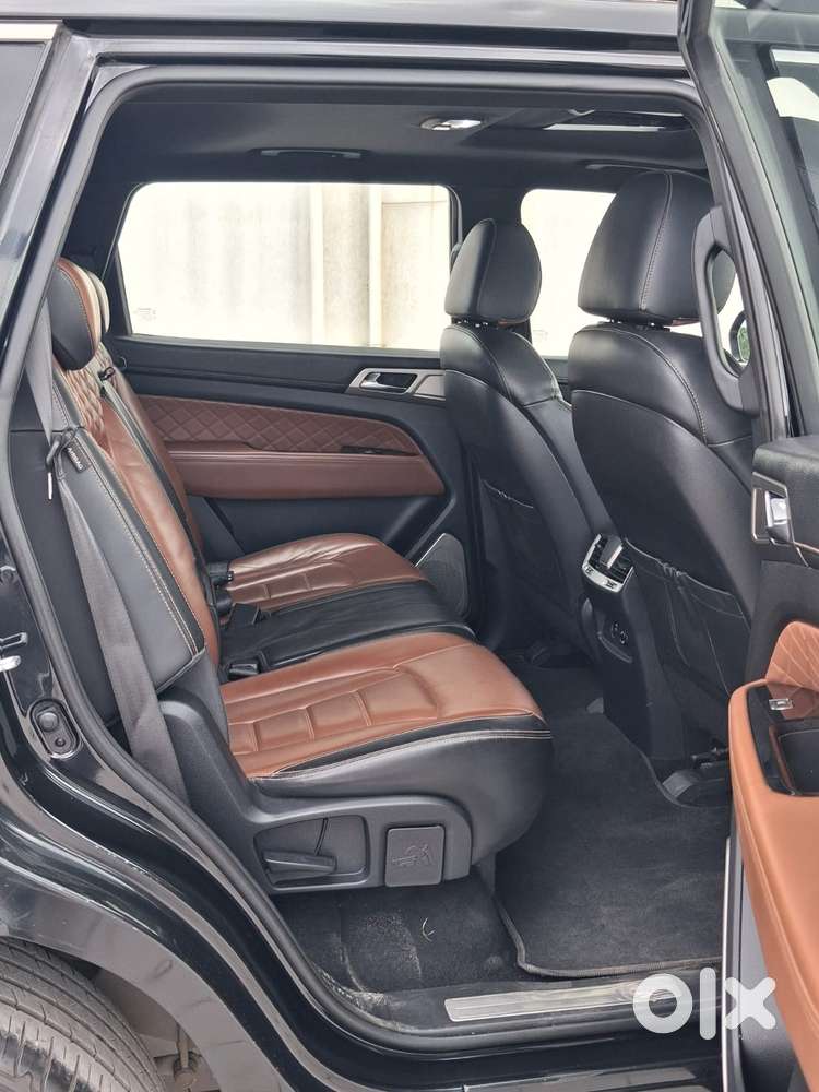 Mahindra Alturas G4 4wd At, 2021, Diesel