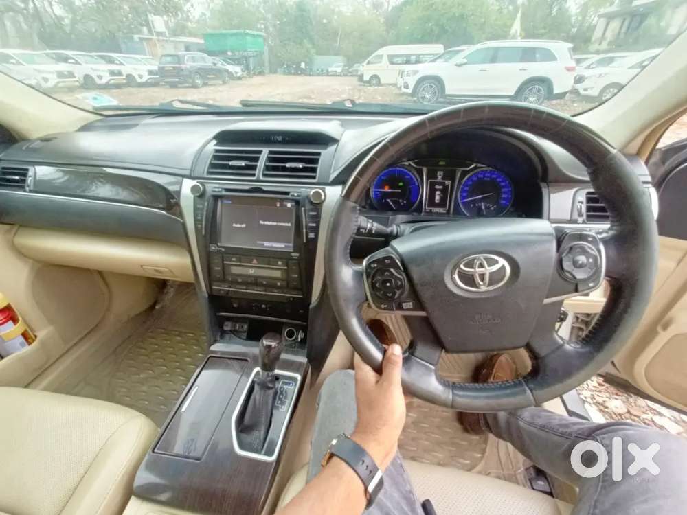 Toyota Camry 2017 Petrol 127000 Km Driven