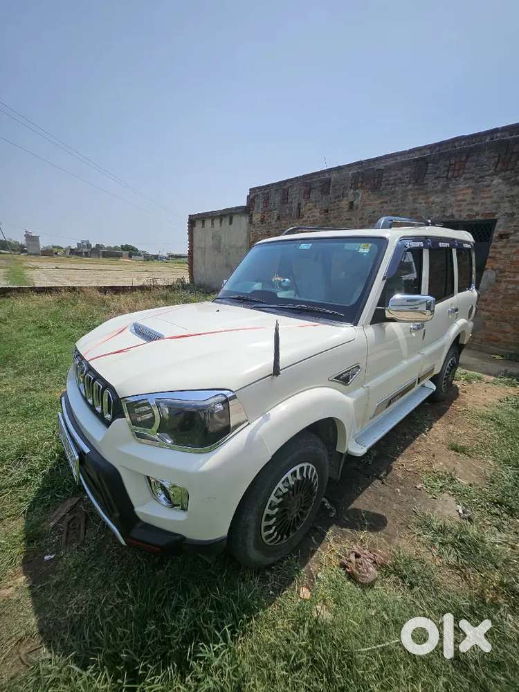 गाड़ी वैल मेंटेन गुड कंडीशन
