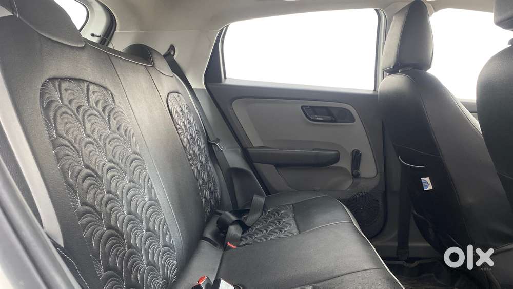 Tata Altroz 1.2 Xe, 2021, Petrol