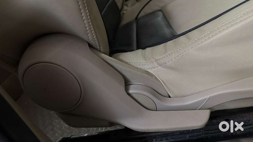 Maruti Suzuki Swift Dzire Zxi + Amt, 2017, Petrol