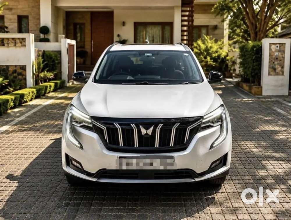 Mahindra Xuv700 Ax5 7str  Diesel Manual 2025 1st Owner