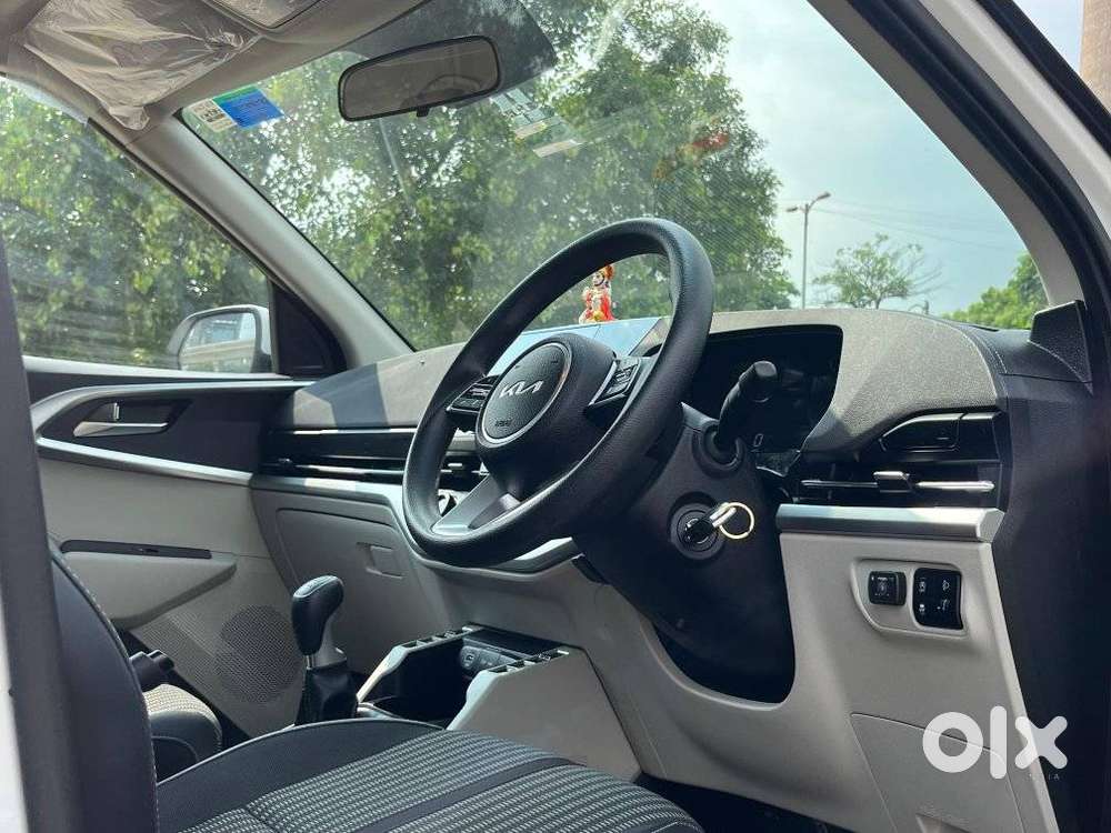 Kia Carens 1.5 Prestige 7 Str, 2023, Petrol