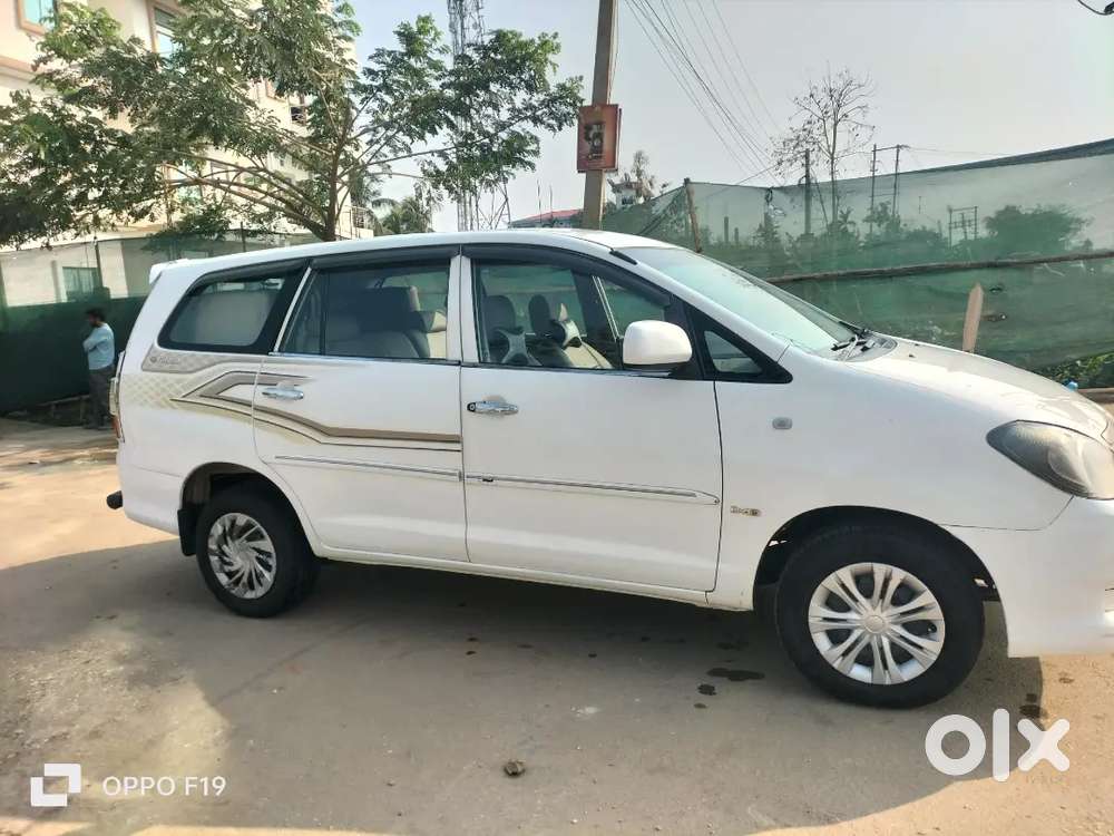 Toyota Innova 2012
