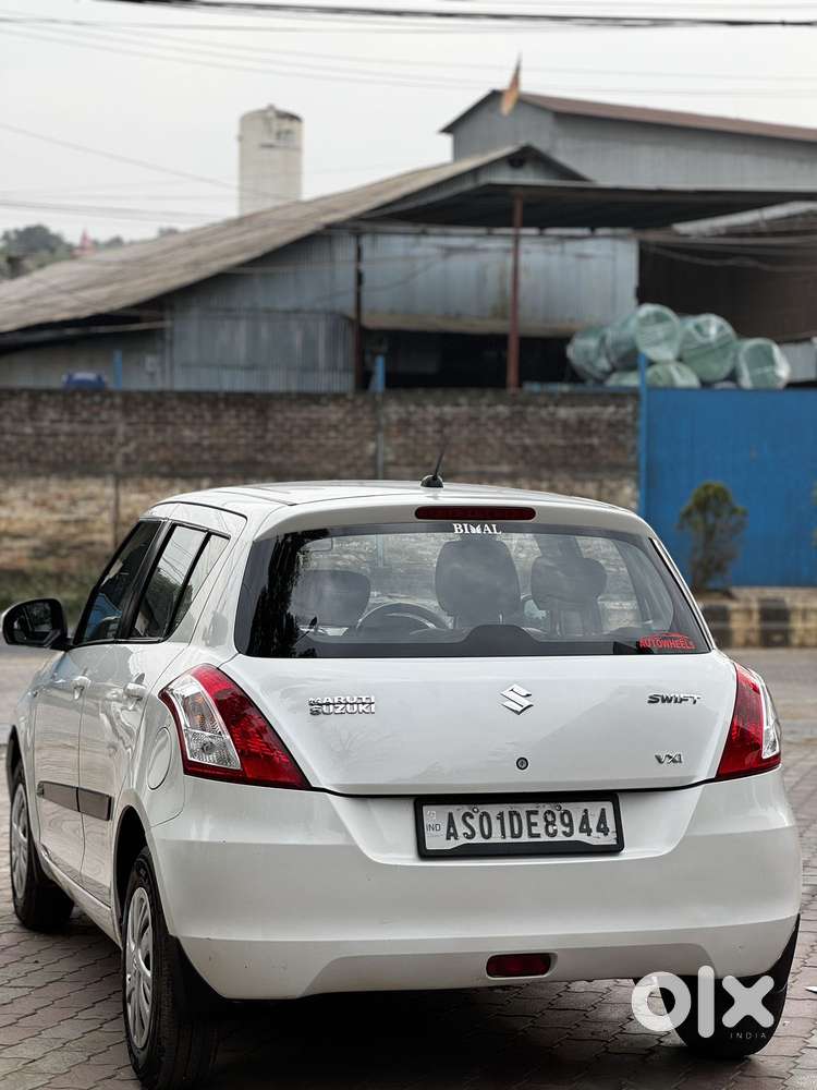 Maruti Suzuki Swift Vxi Optional, 2017, Petrol