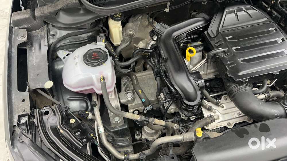 Skoda Slavia Style 1.0l Tsi At, 2023, Petrol